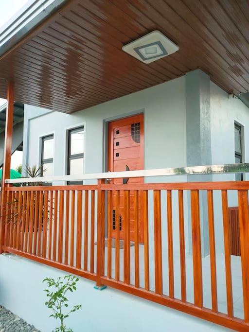 Praise Farmhouse - Private Farmhouse Staycation Baliuag エクステリア 写真