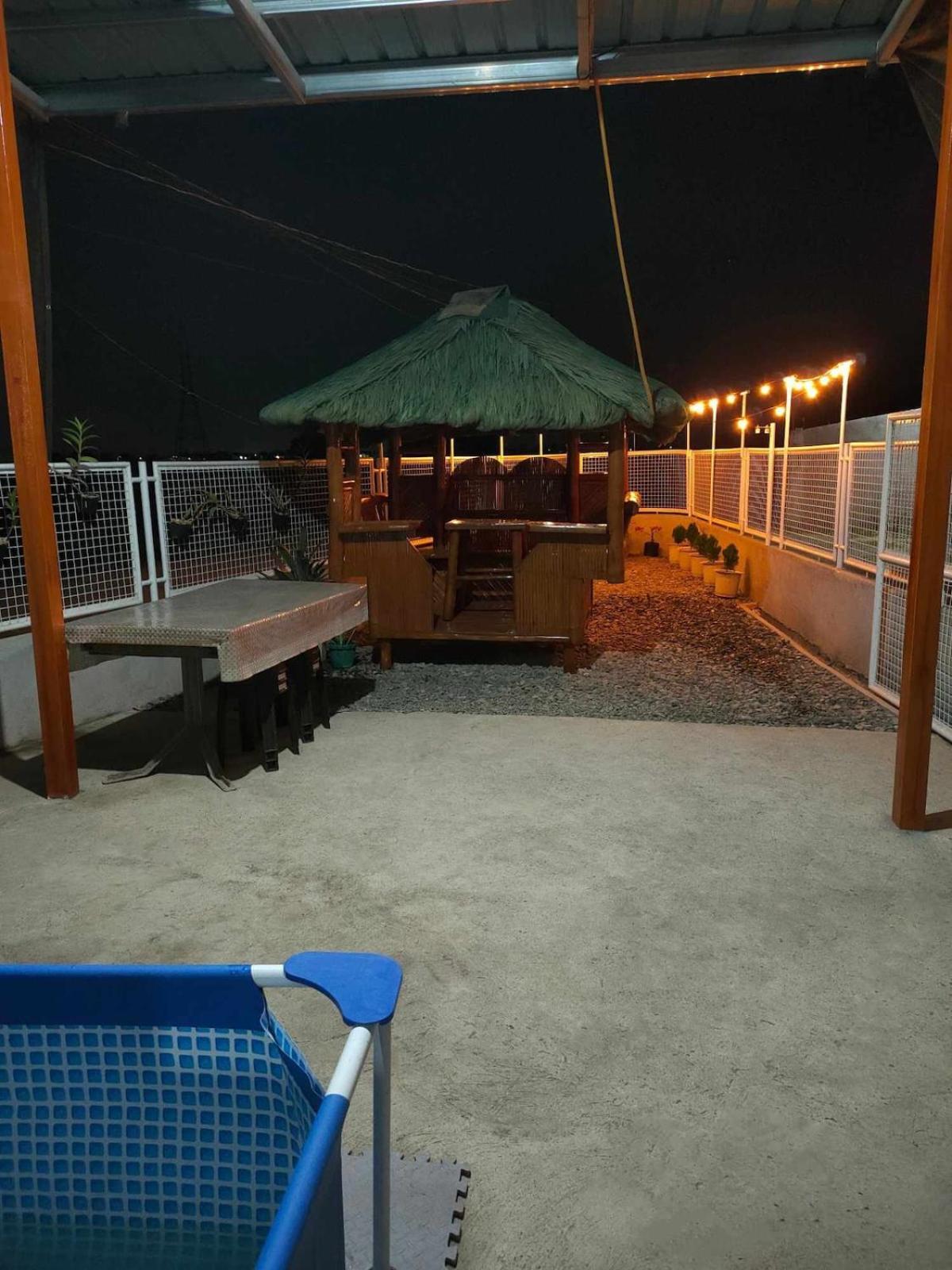 Praise Farmhouse - Private Farmhouse Staycation Baliuag エクステリア 写真